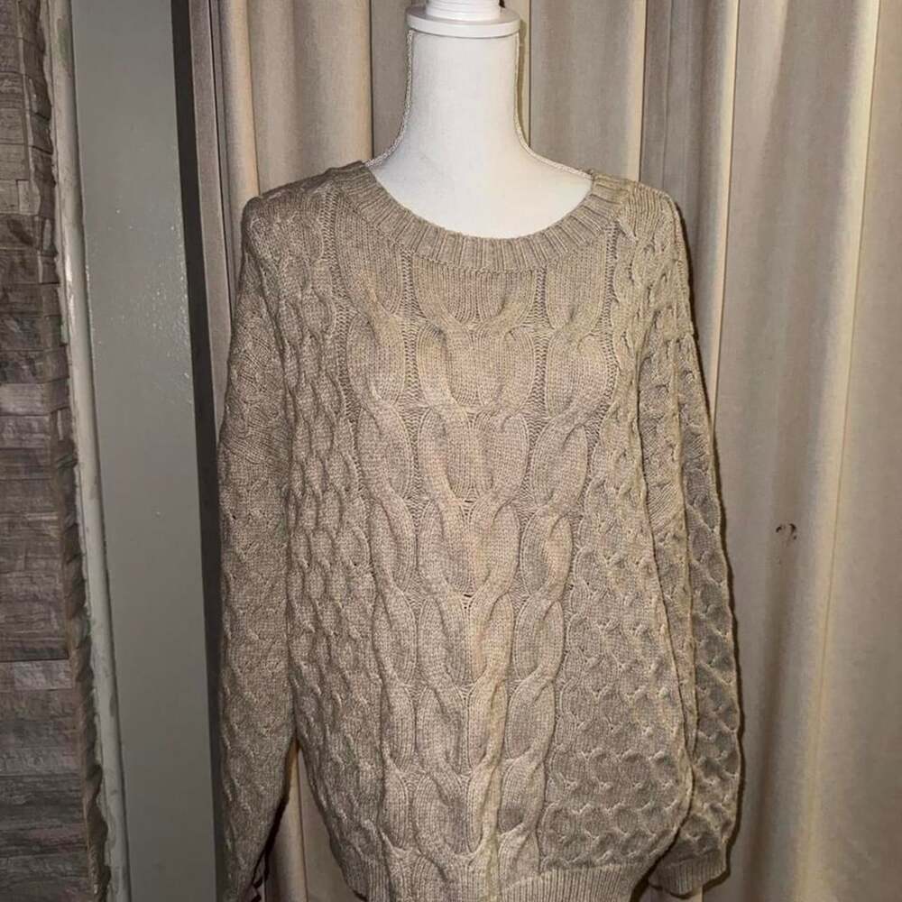 Cyrus Cable Knit Sweater Size L Cream Crewneck
